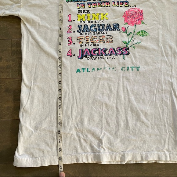 Vintage 90’s Atlantic City What a Woman Needs T-Shirt - Picture 11 of 12